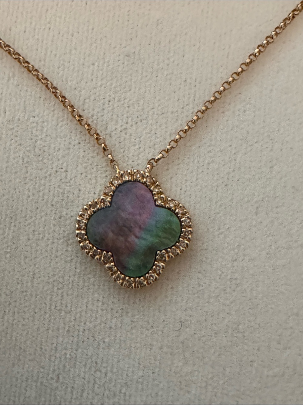 14K Mother of Pearl Clover Pendant Necklace with .15pts Diamond Halo
